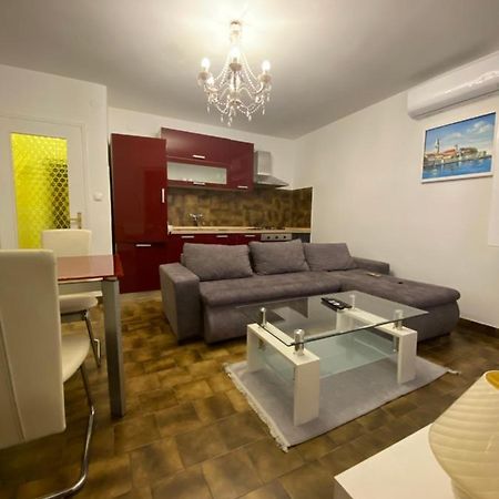 Apartman Nela Apartamento Poreč Exterior foto